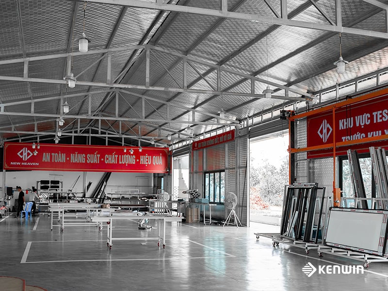 Không gian nhà xưởng sản xuất cửa nhôm New Heaven